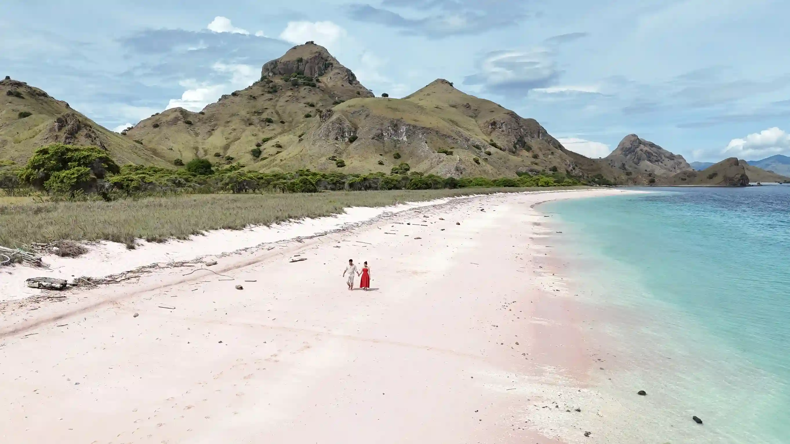 Pink Beach | Komodo Island Tour | Aura Suci Liveaboard
