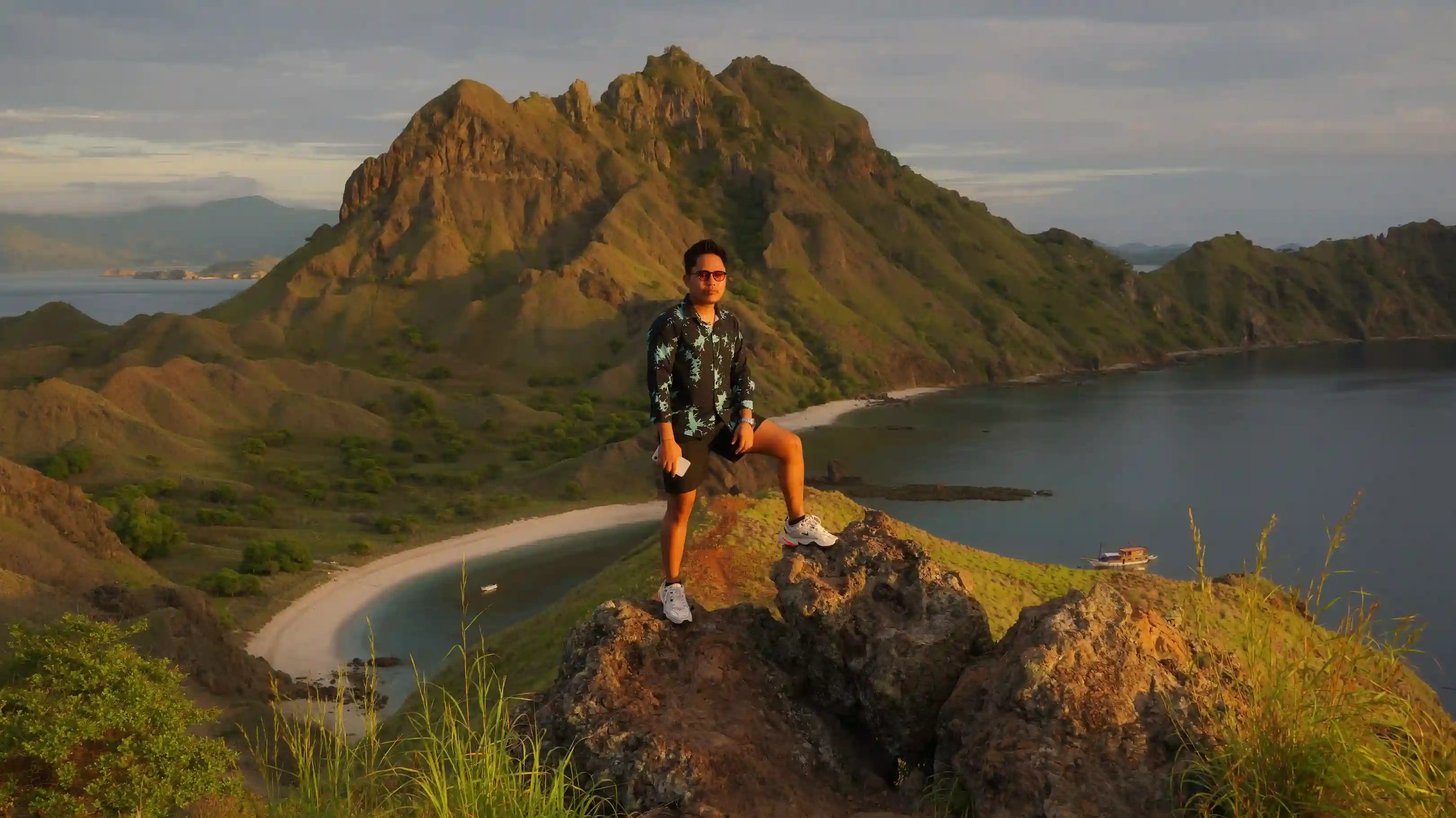 Padar Island Sunrise Hike: The 2027 Komodo Cruise Photo Stop Explained