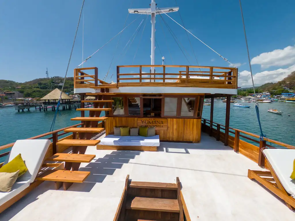 What a Komodo Liveaboard Day Really Looks Like: A 2027 Hour-by-Hour Guide