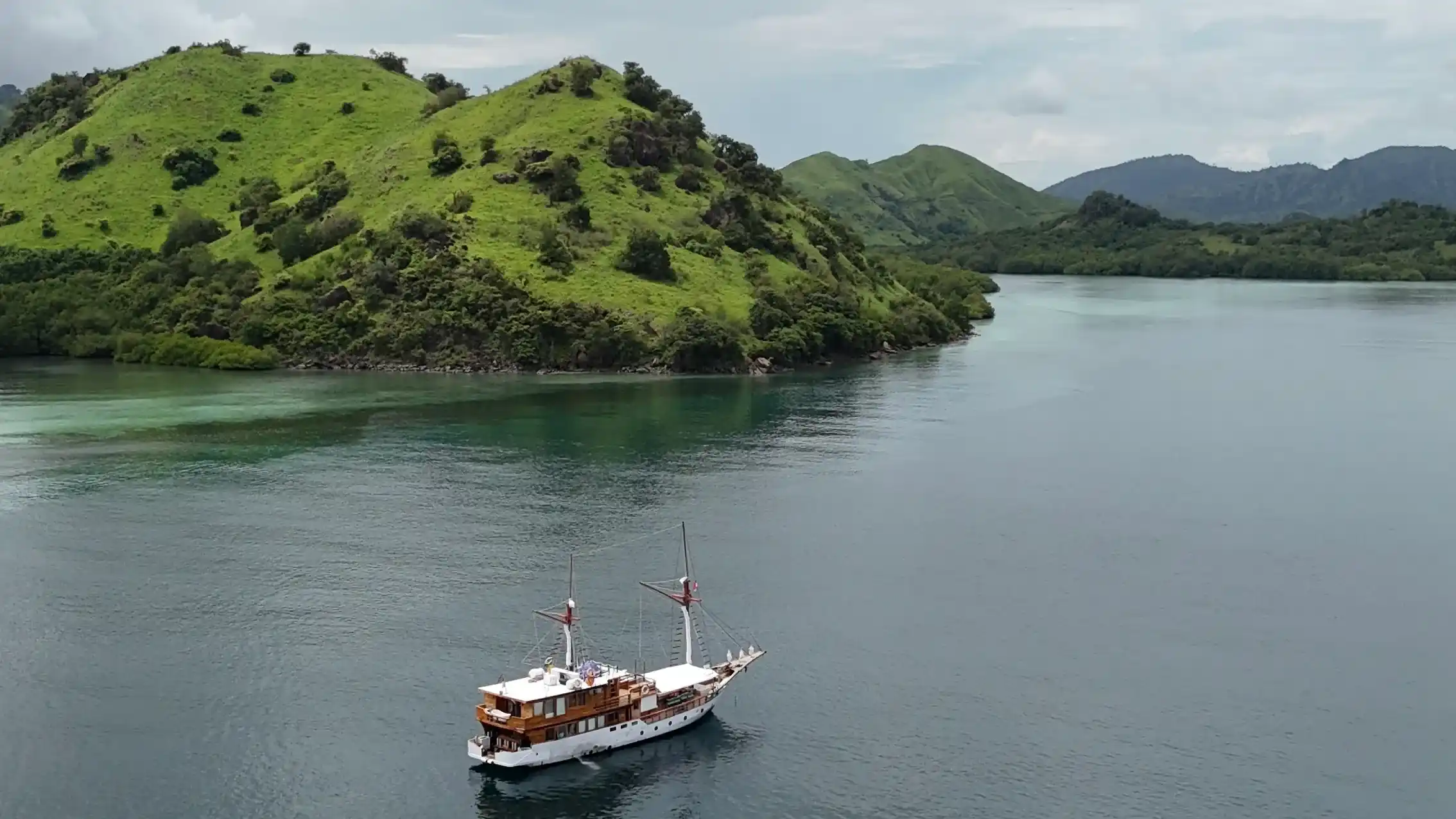Do Boats Stop Running in Komodo During the Monsoon?