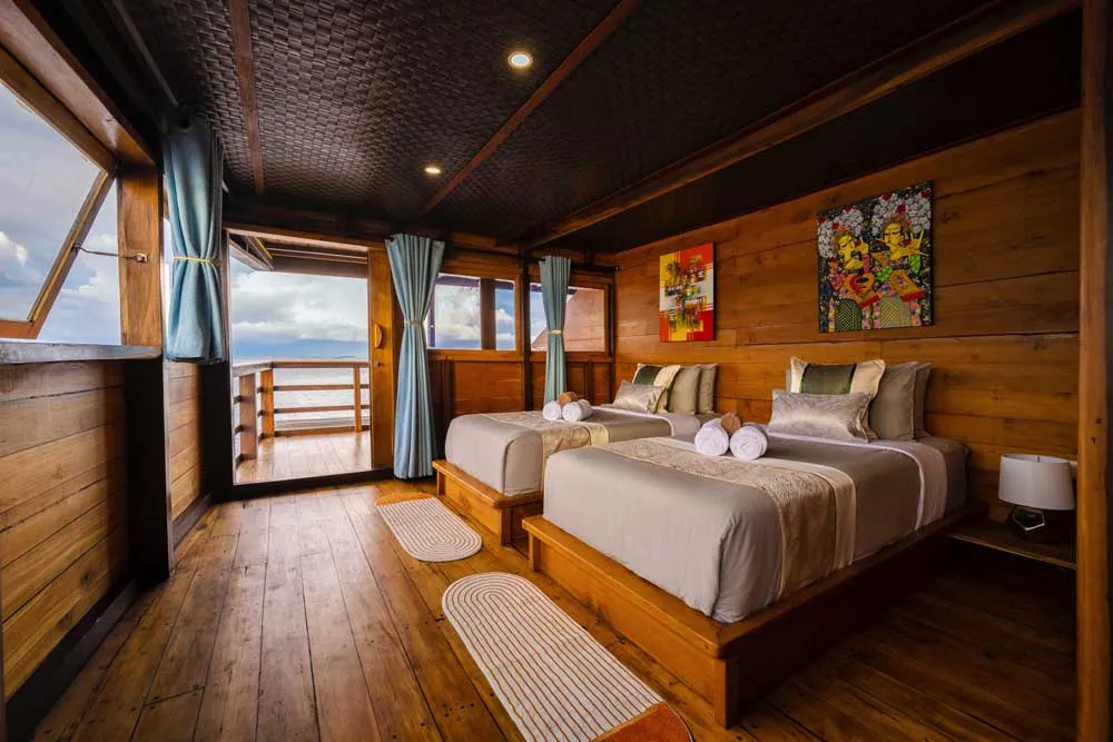 Which Komodo Liveaboard Should I Pick If I Get Seasick Easily?