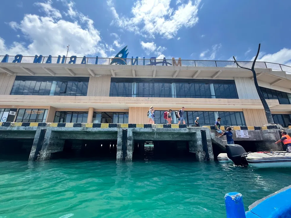 Liveaboard or a Labuan Bajo Hotel with Day Trips: Which Is the Better Base?
