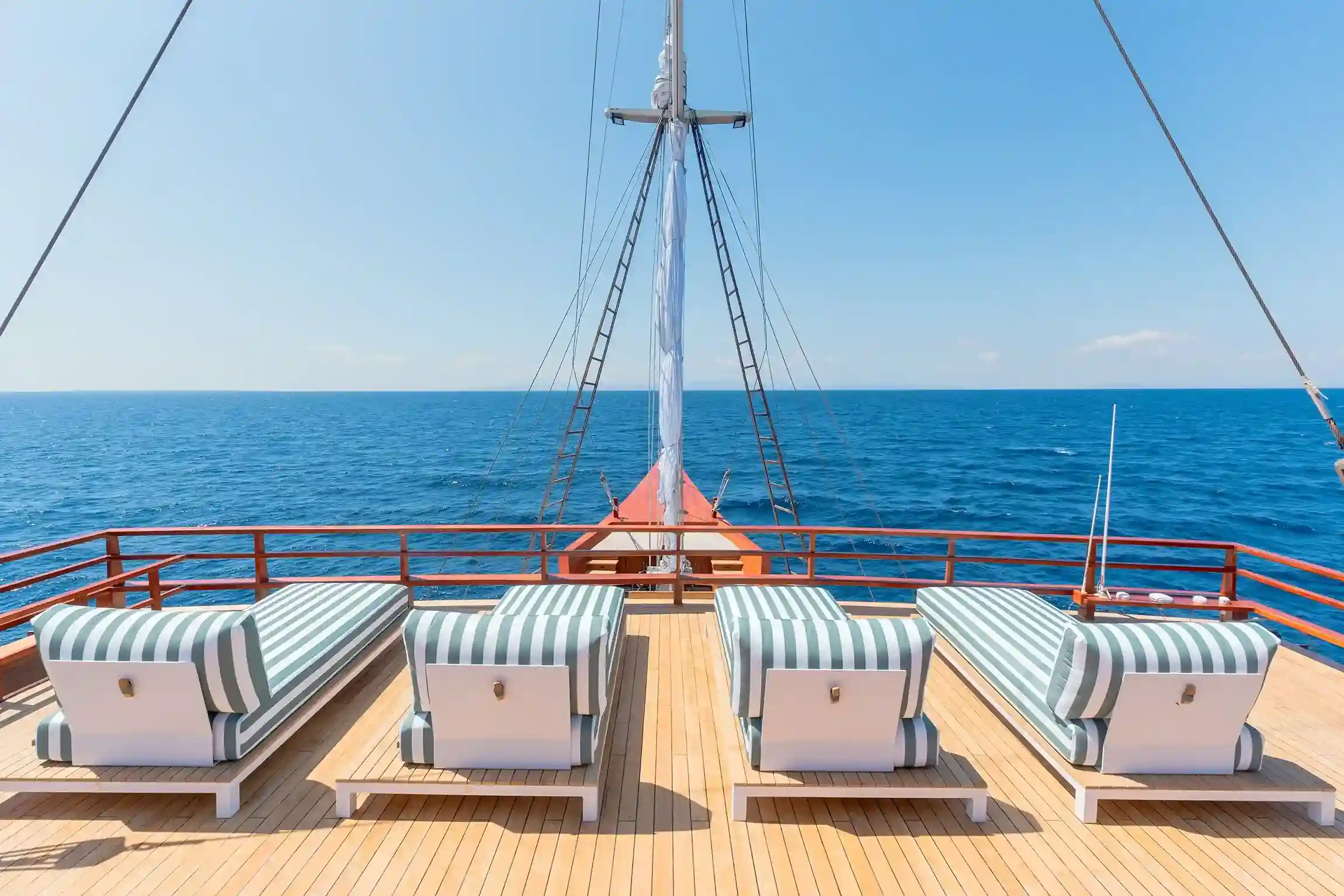 Is There WiFi and Phone Signal on Komodo Liveaboards?